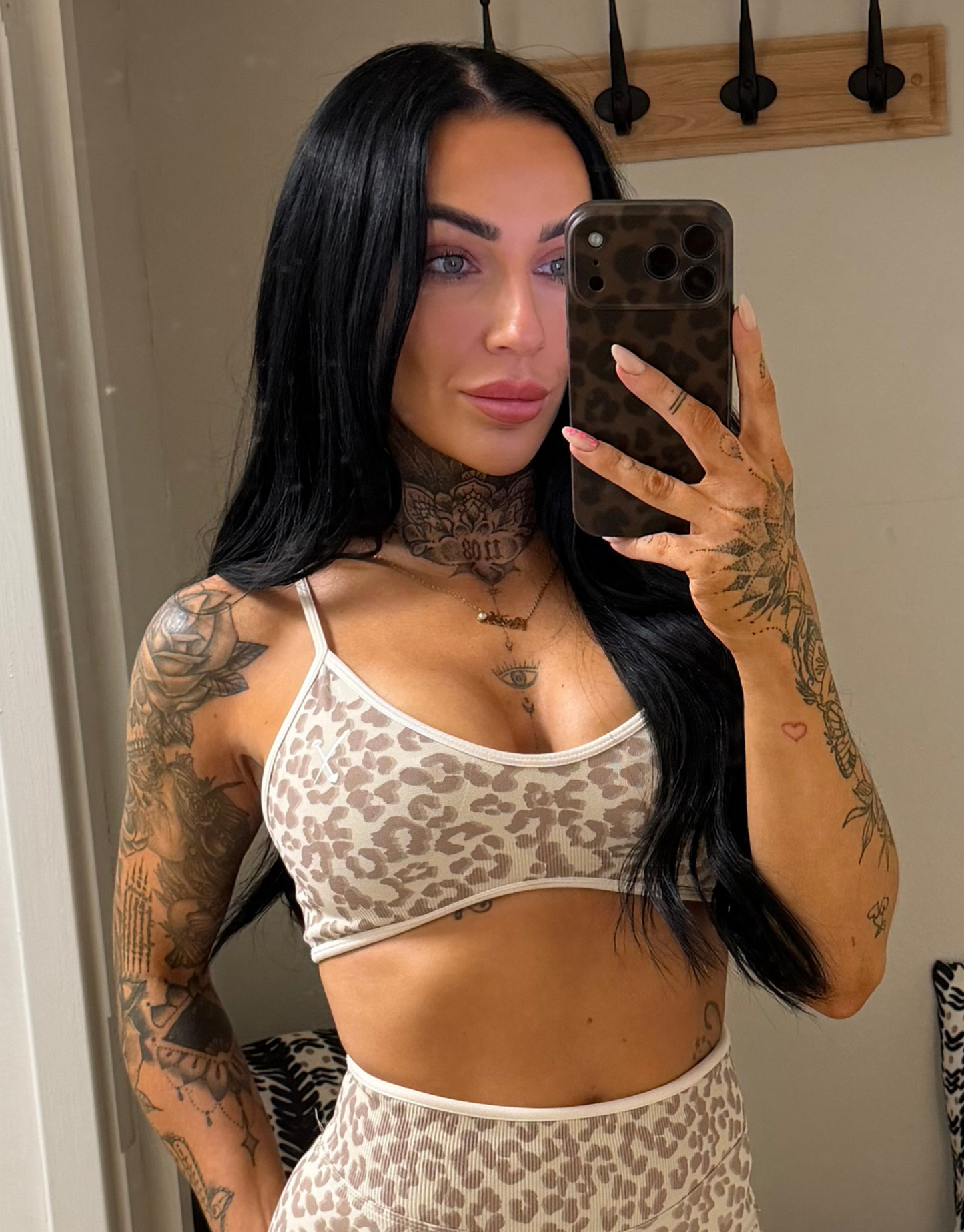 Compression Sports Bra - Beige Leopard Print