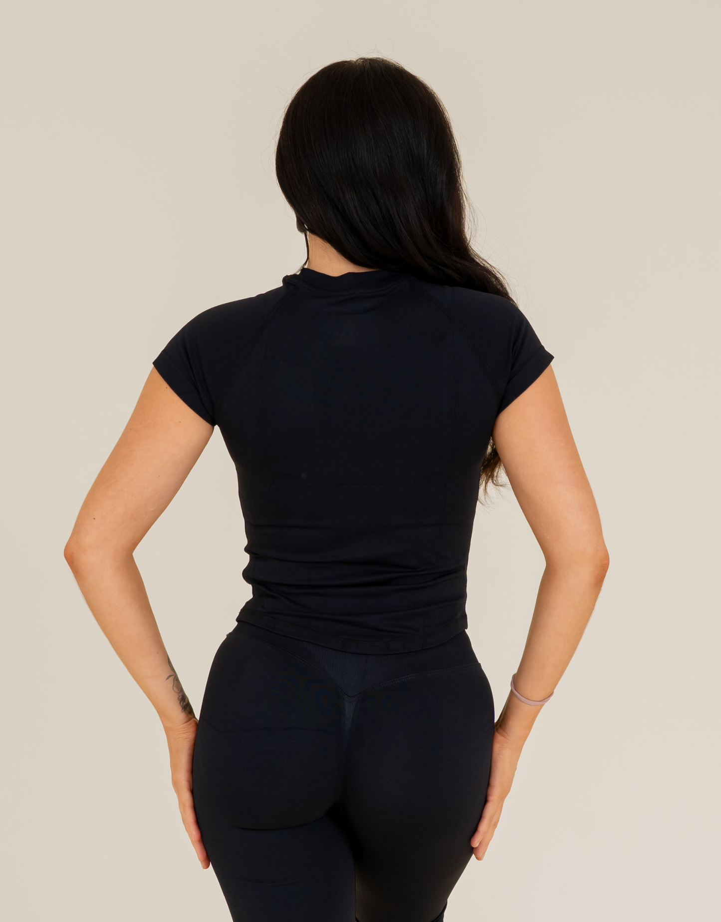 Seamless Sculpt Cropped Top - Black